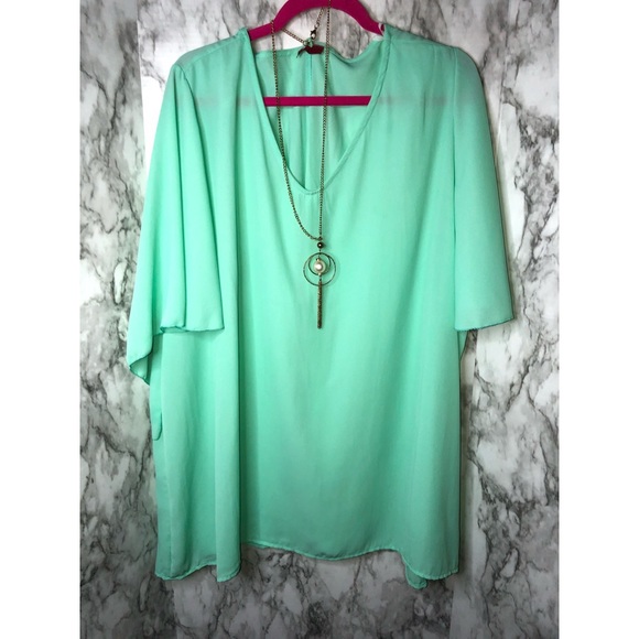 NWOT Plus Size Dressy Shirt W/ Necklace - Picture 2 of 7